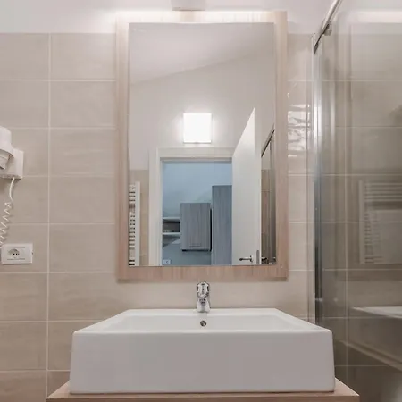 Apartahotel Hotiday Collection - Desenzano Desenzano del Garda
