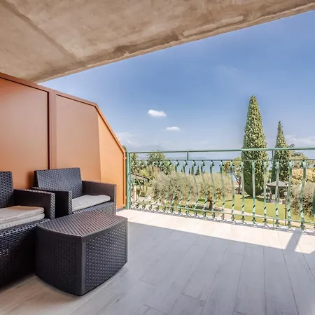 Hotiday Collection - Desenzano Apartahotel