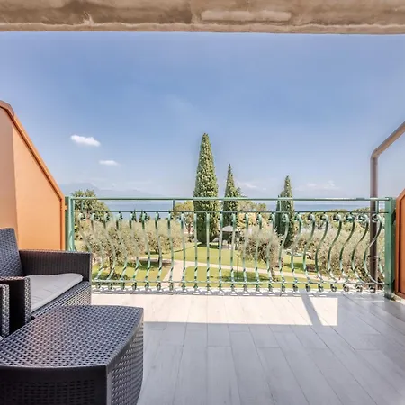 Hotiday Desenzano شقة فندقية