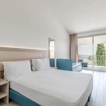 Hotiday Collection - Desenzano * ديسينسانو ديل غاردا
